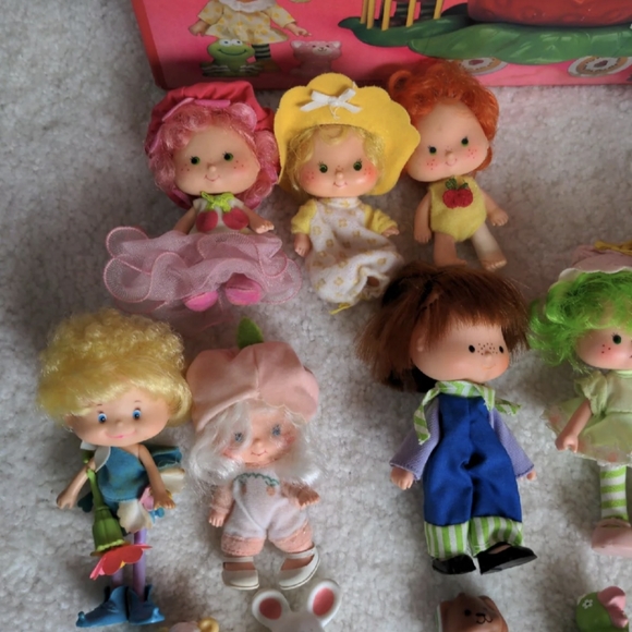 Strawberry Shortcake Big Berry Trolley & Dolls - Picture 5 of 6